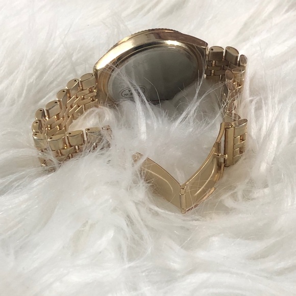 NEW - Classic Gold Watch - Picture 14 of 15